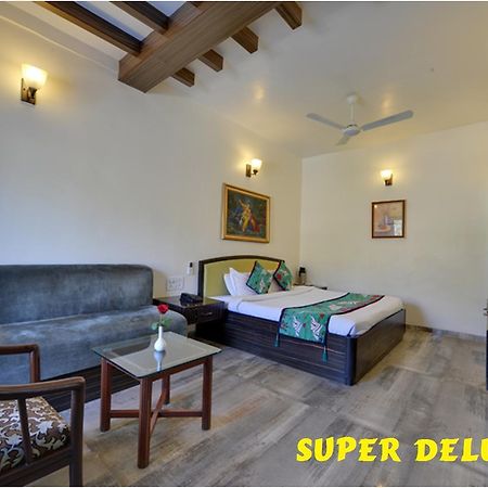 Hotel Karnavati Mount Abu Esterno foto
