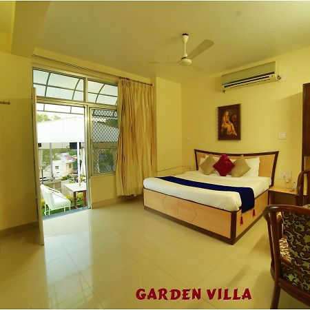 Hotel Karnavati Mount Abu Esterno foto