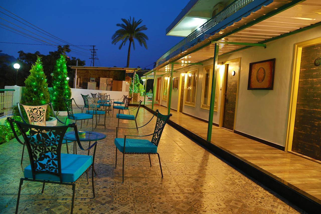 Hotel Karnavati Mount Abu Esterno foto