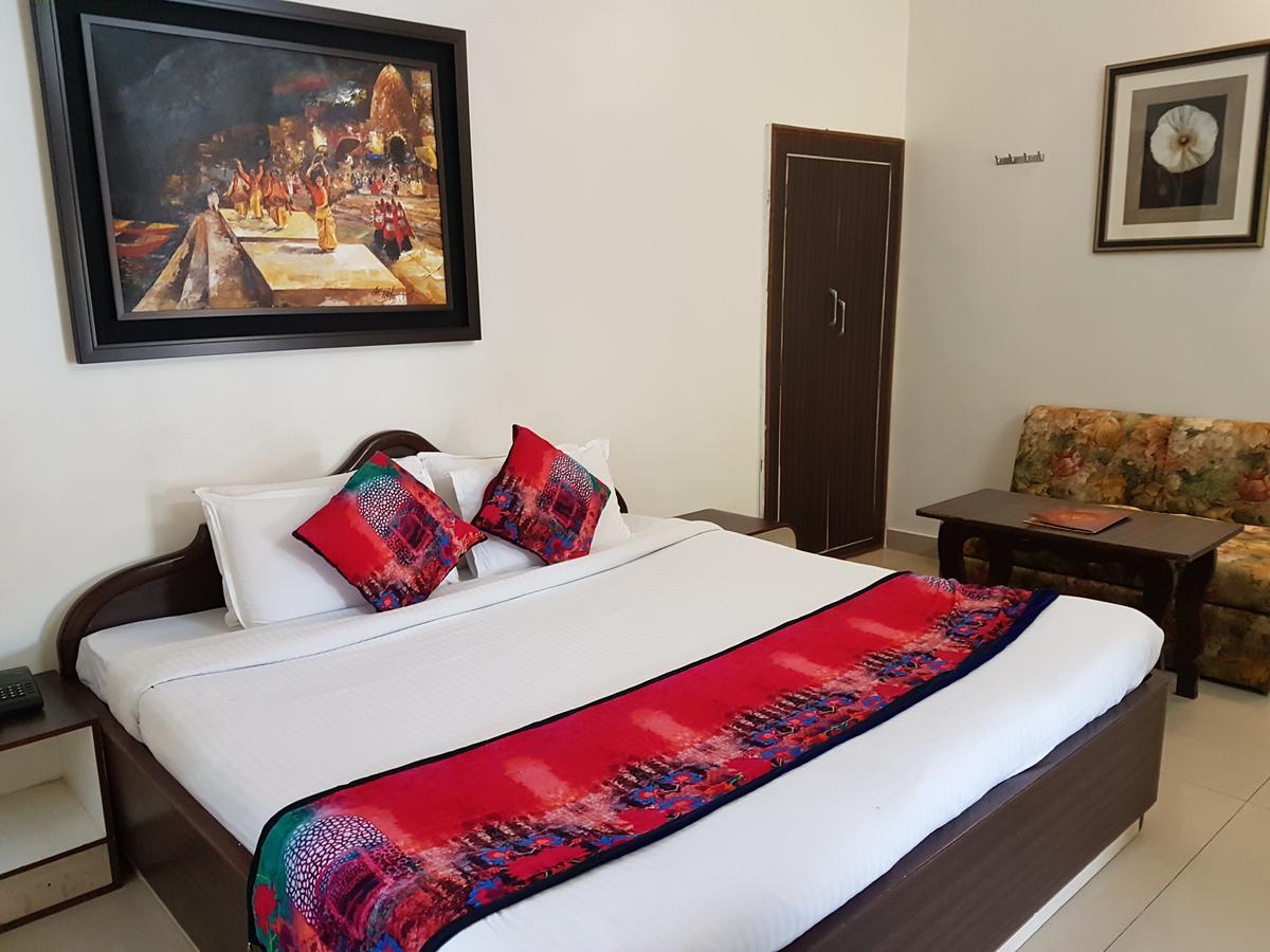 Hotel Karnavati Mount Abu Esterno foto