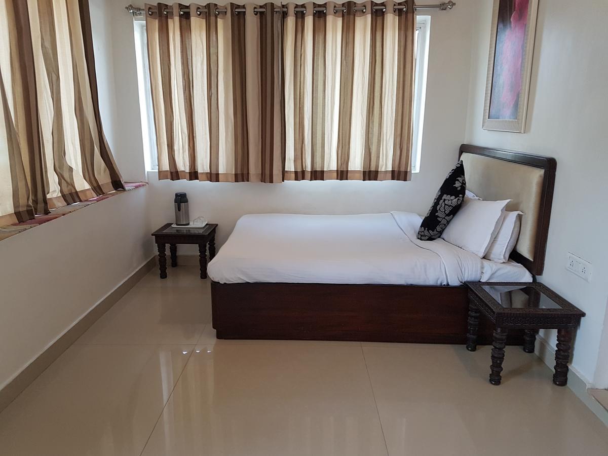 Hotel Karnavati Mount Abu Esterno foto