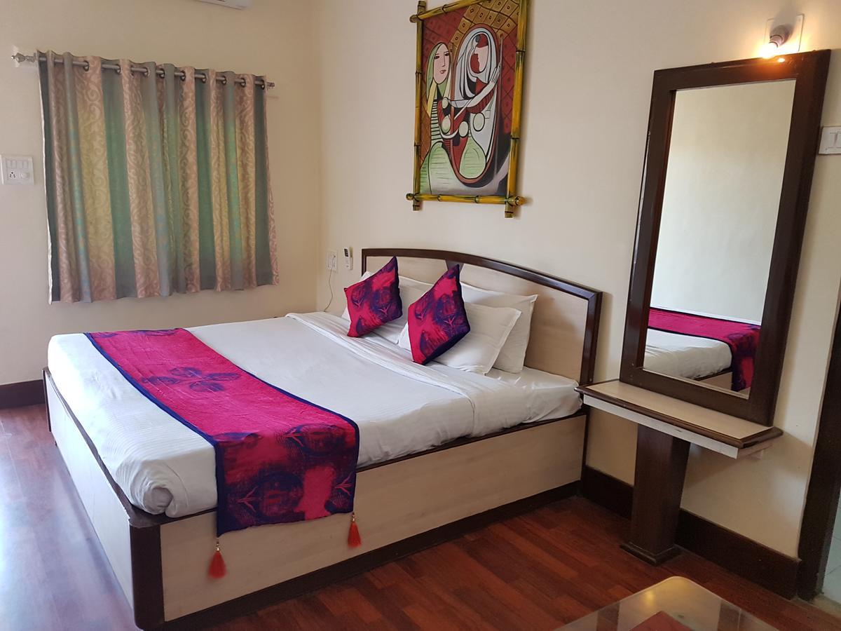 Hotel Karnavati Mount Abu Esterno foto