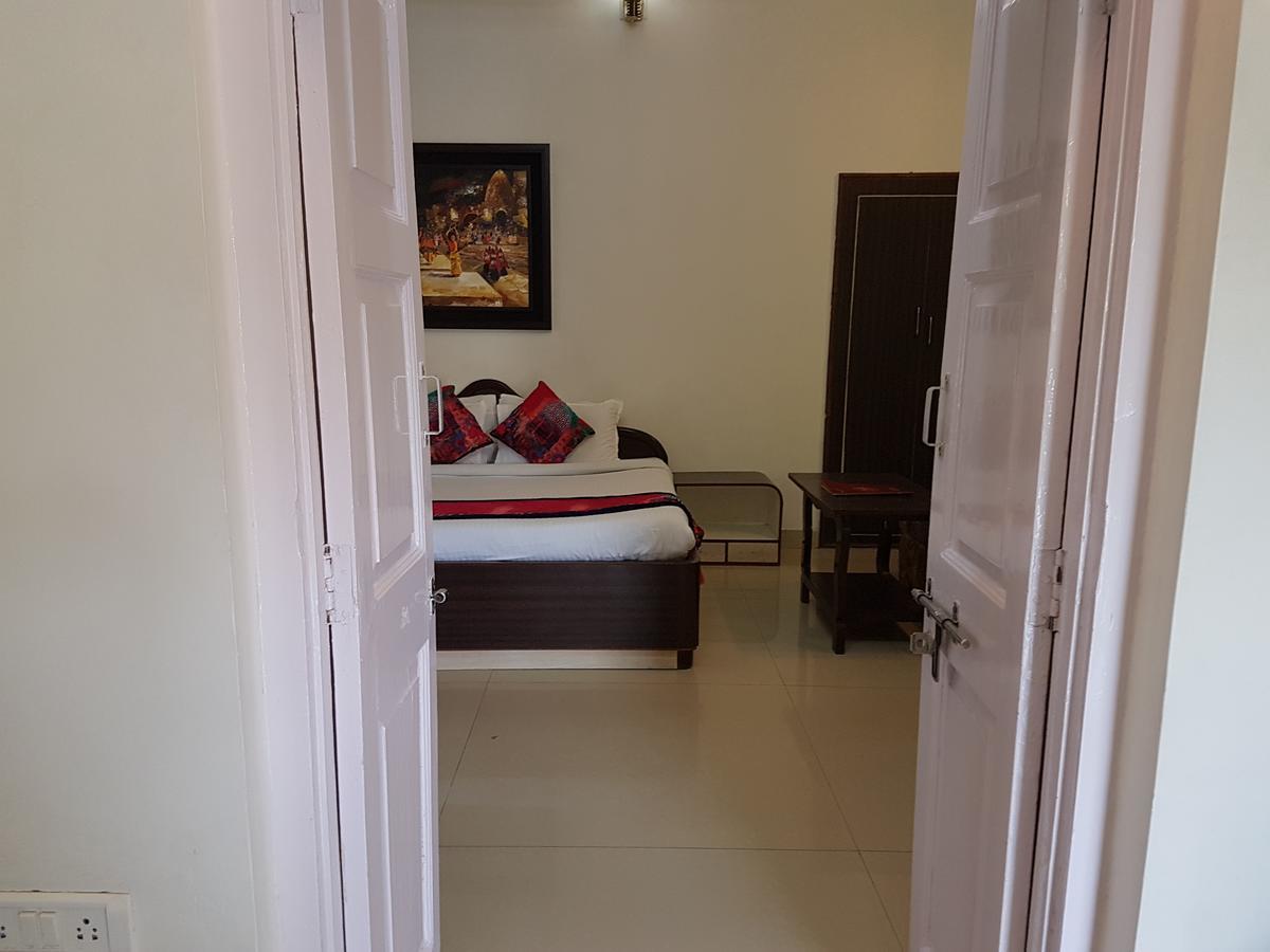 Hotel Karnavati Mount Abu Esterno foto