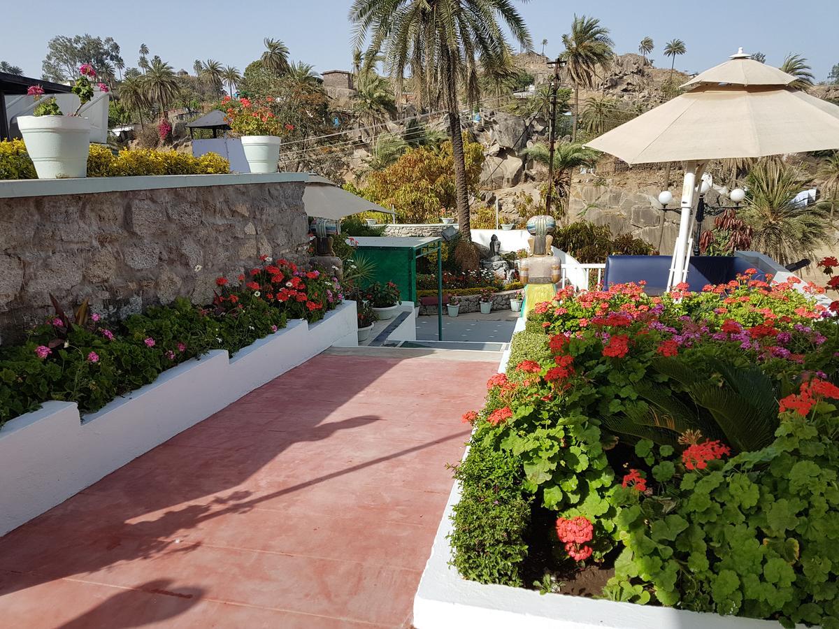Hotel Karnavati Mount Abu Esterno foto
