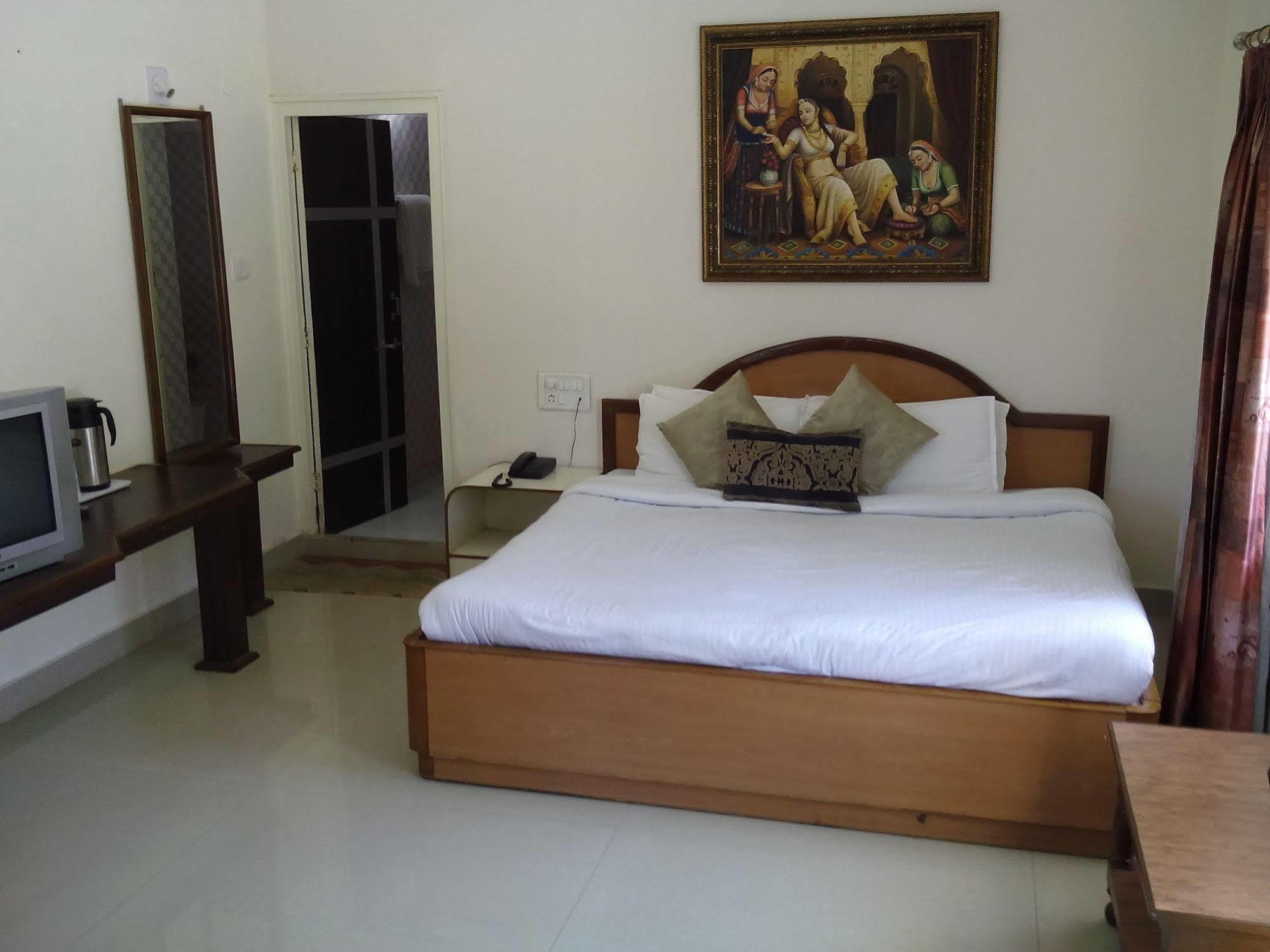 Hotel Karnavati Mount Abu Esterno foto